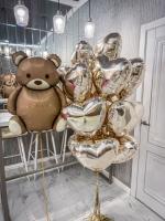 Фонтан из сердец и фольгированным мишкой