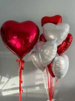 Большое сердце и фонтан из небольших сердец