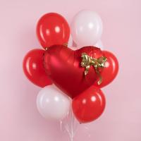 Фонтан с сердцем, белыми и красными шарами