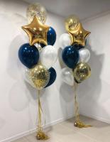 Фонтан из синих, золотых и белых шаров